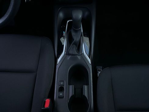 Used 2025 Toyota Corolla LE image 14