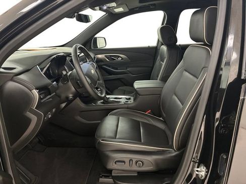 Certified 2023 Chevrolet Traverse Premier FWD image 12