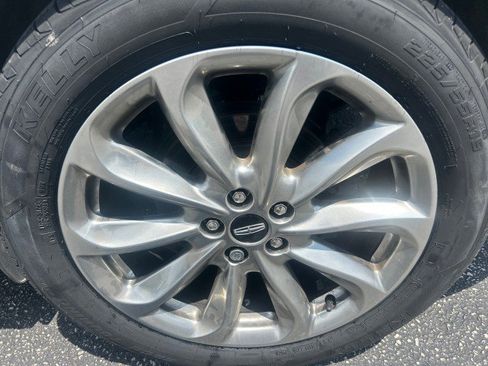 Used 2022 Lincoln Corsair AWD w/ Premium Package image 9