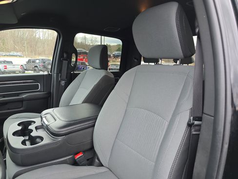 Used 2024 RAM 2500 Big Horn w/ Bed Utility Group image 21