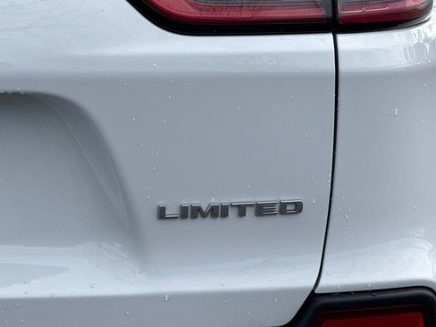 Used 2022 Jeep Cherokee Limited image 23