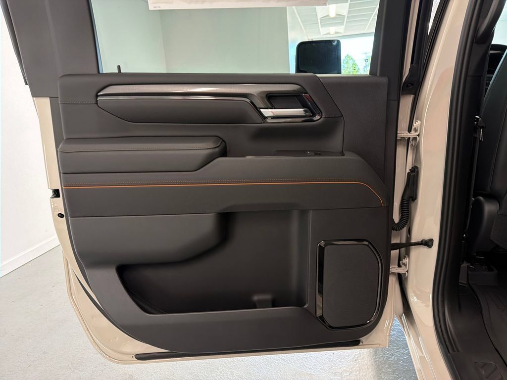 New 2026 GMC Sierra 2500 AT4 w/ Technology Package AWD/4WD image 8