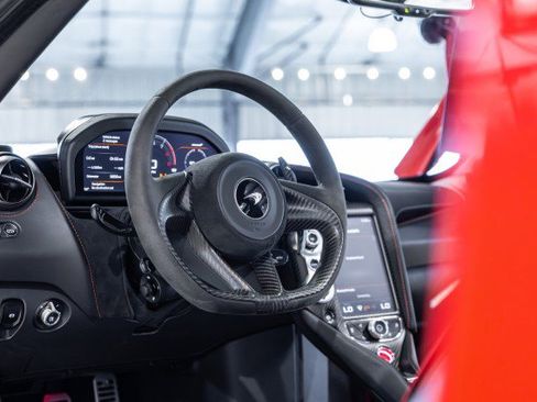Used 2021 McLaren 765LT image 50