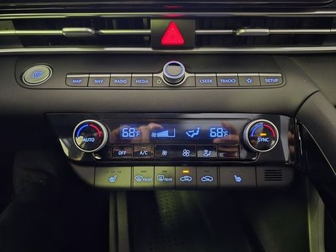 Certified 2023 Hyundai Elantra SEL w/ Convenience Package image 15