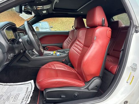 Used 2018 Dodge Challenger SRT Hellcat image 11