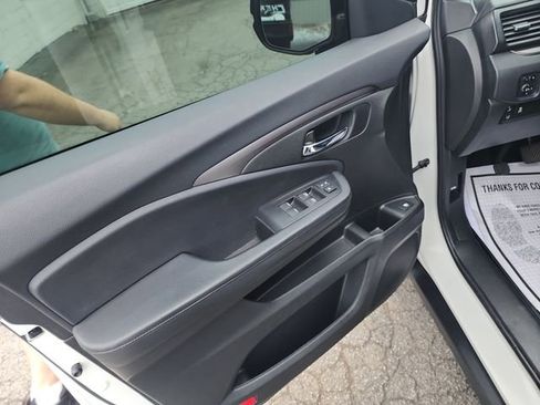 Used 2021 Honda Passport Sport image 16