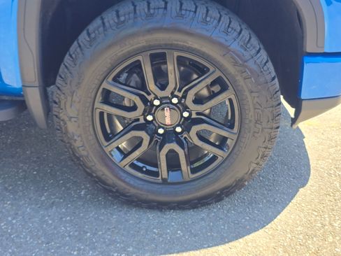 Used 2022 GMC Sierra 1500 Elevation AWD/4WD image 9