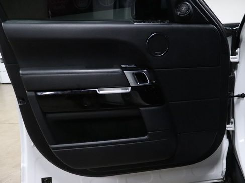 Used 2017 Land Rover Range Rover image 9