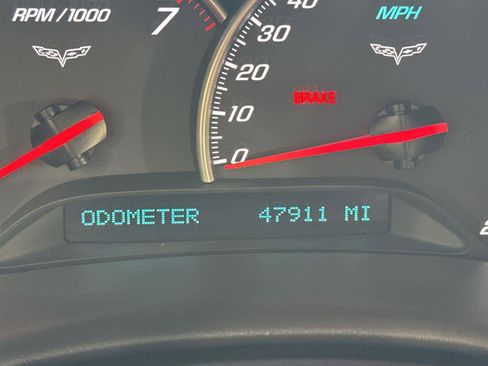 Used 2005 Chevrolet Corvette Convertible w/ Preferred Equipment Group image 27