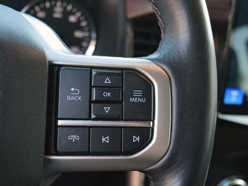 Used 2024 Ford Expedition Limited image 13