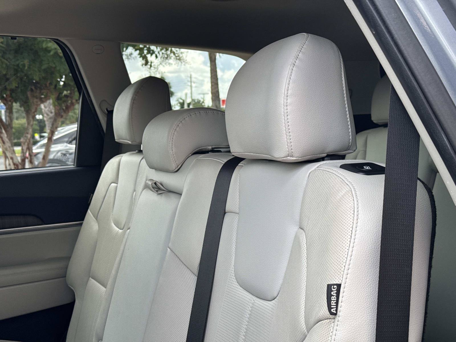 Used 2023 Kia Telluride EX FWD image 18