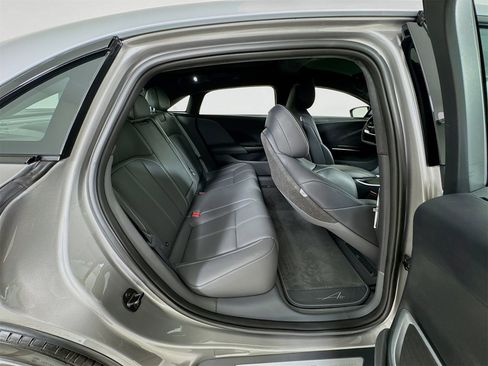 Used 2022 Lucid Air Grand Touring image 28