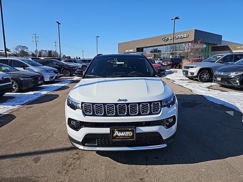 Used 2025 Jeep Compass Limited image 8