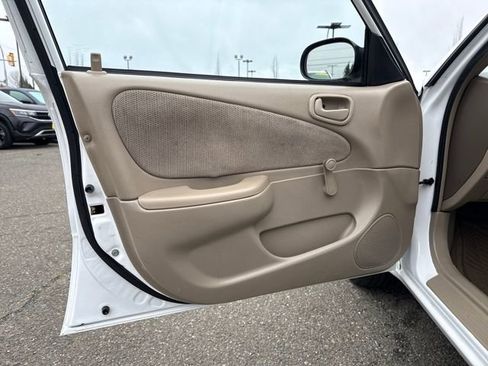 Used 2001 Toyota Corolla CE image 16