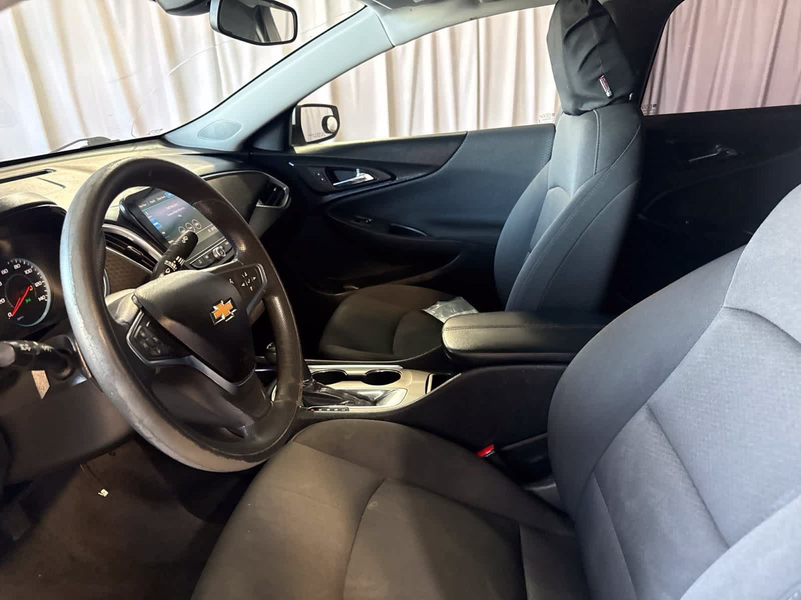Used 2019 Chevrolet Malibu LT FWD image 21