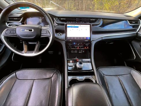 Used 2022 Jeep Grand Cherokee L Limited w/ Luxury Tech Group II image 14