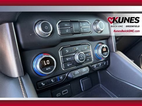 Used 2023 GMC Yukon AT4 w/ Technology Package AWD/4WD image 28