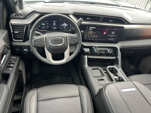 Used 2024 GMC Sierra 2500 Denali w/ Denali Reserve Package AWD/4WD image 27