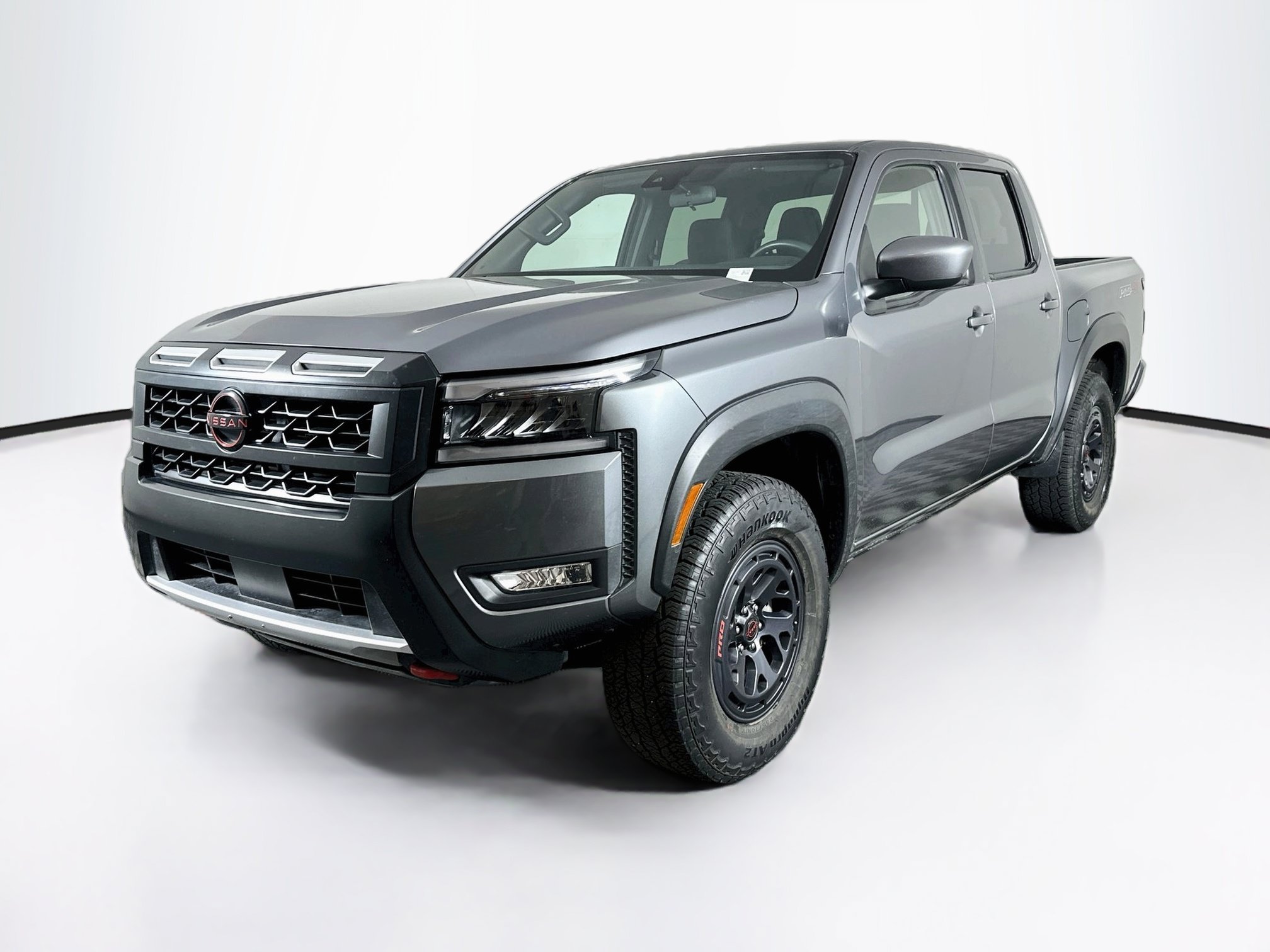 Used 2026 Nissan Frontier PRO-4X AWD/4WD image 3