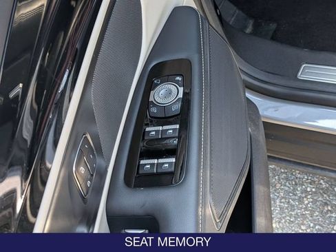 Used 2024 Lincoln Nautilus Reserve AWD/4WD image 12
