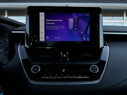 Used 2025 Toyota Corolla LE image 23