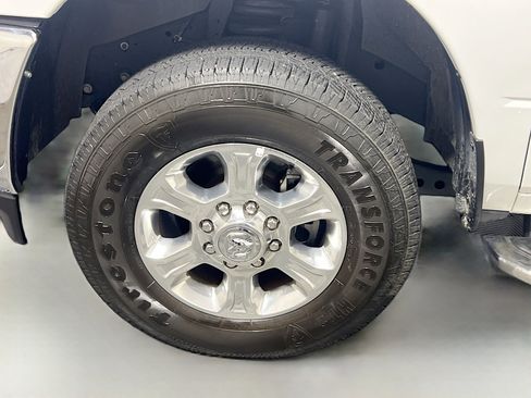 Used 2024 RAM 3500 Big Horn image 13