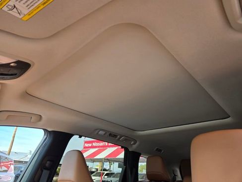 Used 2024 INFINITI QX60 Sensory w/ Vision Package image 12