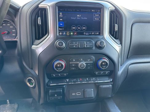 Used 2022 Chevrolet Silverado 3500 LTZ w/ LTZ Convenience Package image 13