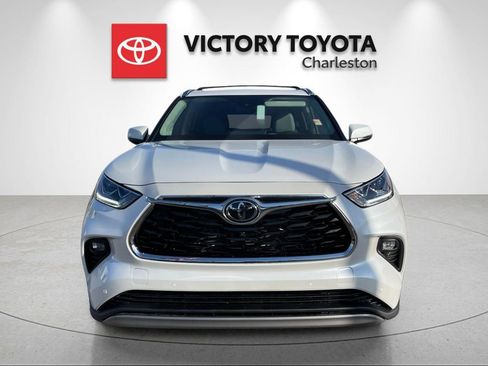 New 2026 Toyota Highlander Platinum AWD/4WD image 8