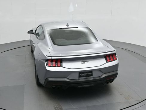Used 2025 Ford Mustang GT RWD image 37