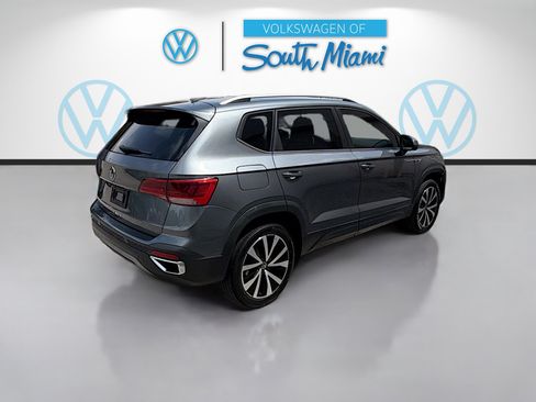 Used 2023 Volkswagen Taos SE FWD image 7