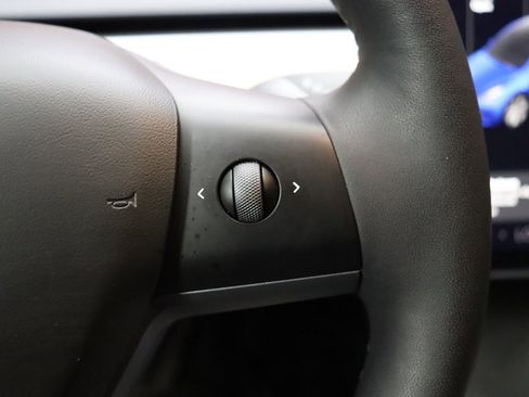 Used 2023 Tesla Model Y Long Range image 46