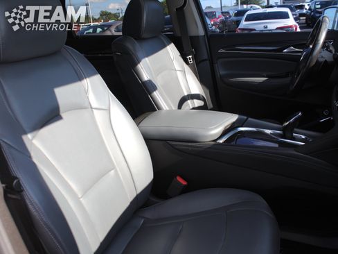 Used 2018 Buick Enclave Premium w/ Experience Buick Package AWD/4WD image 32