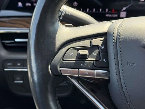 Used 2022 Cadillac Escalade Premium Luxury Platinum w/ Heavy-Duty Trailer Package AWD/4WD image 9