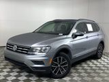 Used 2021 Volkswagen Tiguan SE w/ Panoramic Sunroof Package image 2