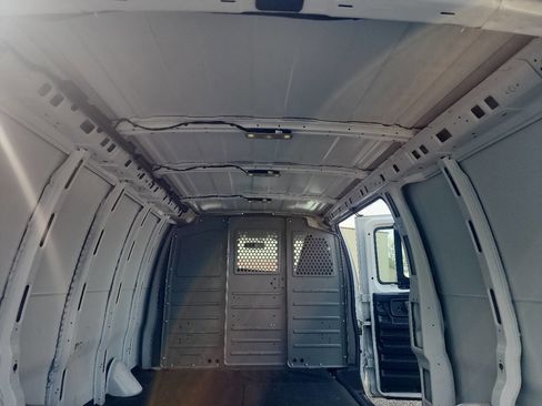 Used 2022 Chevrolet Express 2500 2500 3dr Cargo Van w/ Driver Convenience Package image 12