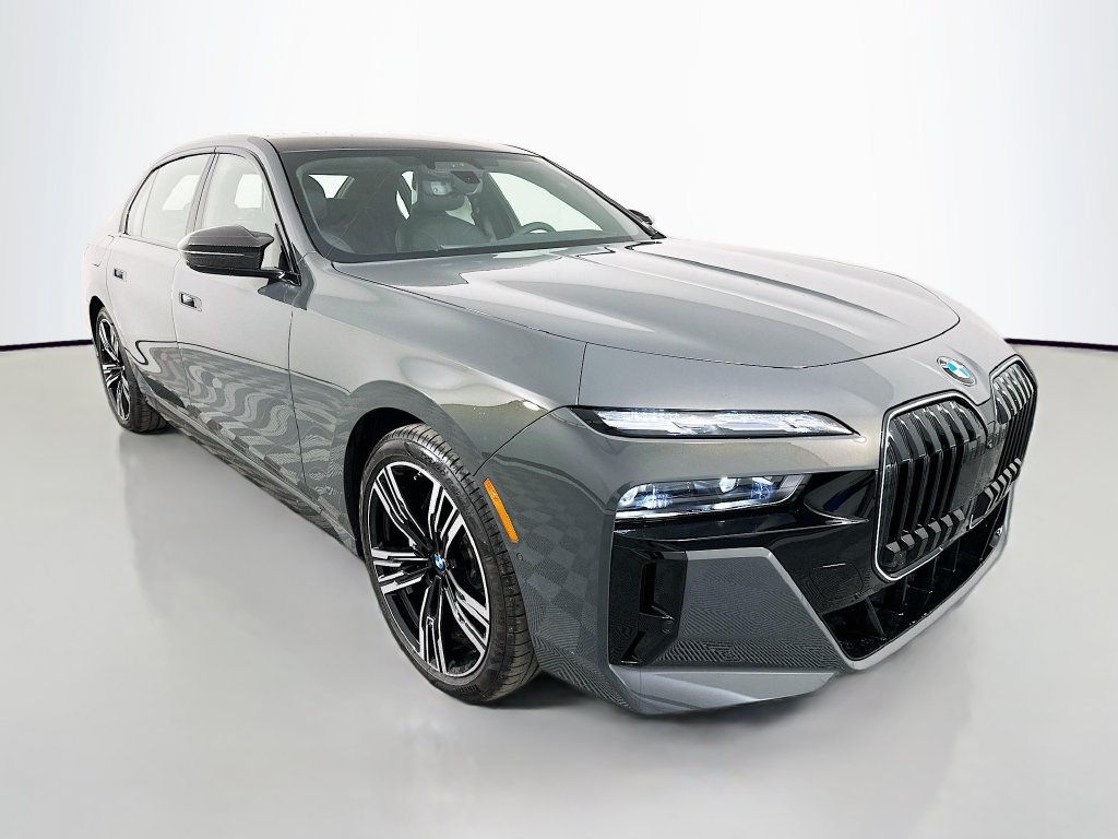 Used 2026 BMW 760i xDrive w/ Executive Package AWD/4WD image 3