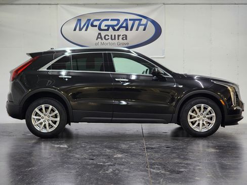 Used 2023 Cadillac XT4 Luxury w/ Cold Weather Package image 3