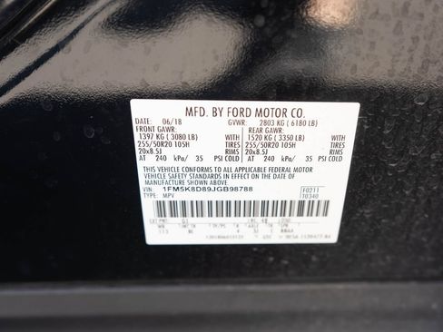 Used 2018 Ford Explorer XLT w/ Equipment Group 202A AWD/4WD image 27