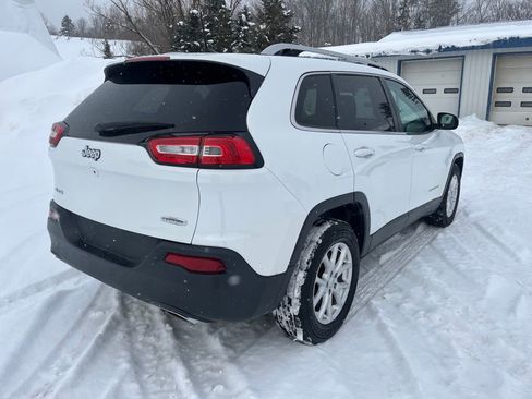 Used 2016 Jeep Cherokee Latitude image 5