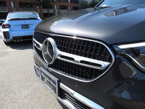 Used 2024 Mercedes-Benz GLC 300 4MATIC image 26