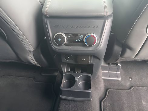 Certified 2025 Ford Explorer Active w/ Active Comfort Package image 18