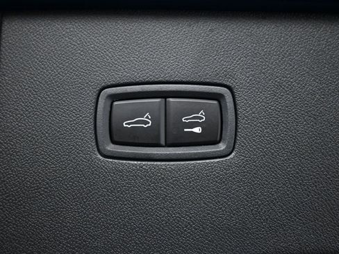 Used 2025 Porsche Cayenne E-Hybrid Coupe image 28