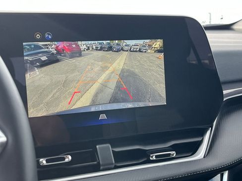 Used 2025 Chevrolet Equinox LT FWD image 24