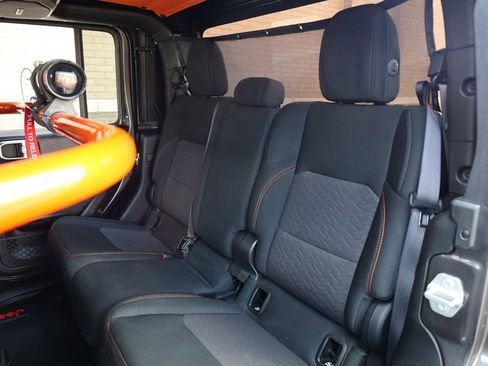 Used 2021 Jeep Gladiator Mojave w/ Auxiliary Switch Group image 29