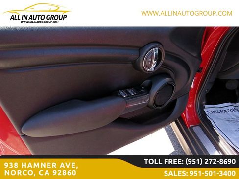 Used 2017 MINI Cooper 4-Door Hardtop image 8