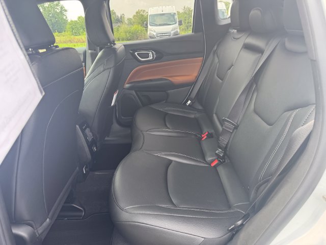 Certified 2025 Jeep Compass Limited AWD/4WD image 19