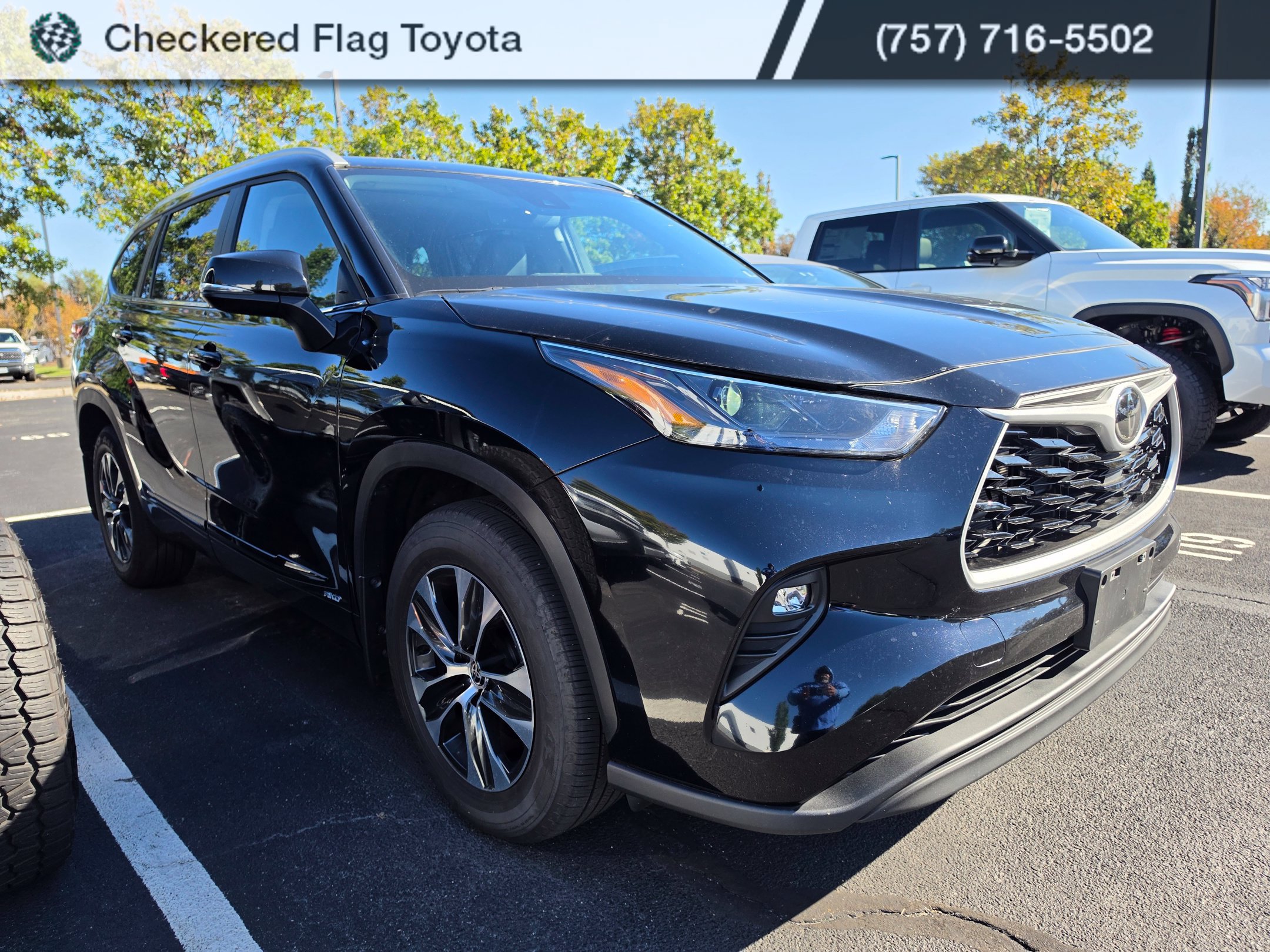 Certified 2026 Toyota Highlander XLE AWD/4WD image 3