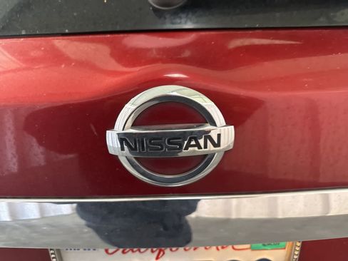 Used 2018 Nissan Pathfinder Platinum image 14