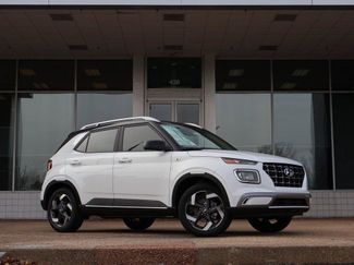 New 2026 Hyundai Venue SEL video 2